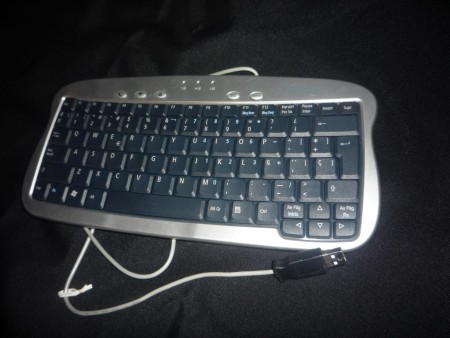 Mini Teclado Marca BenQ    $20.00   USADO